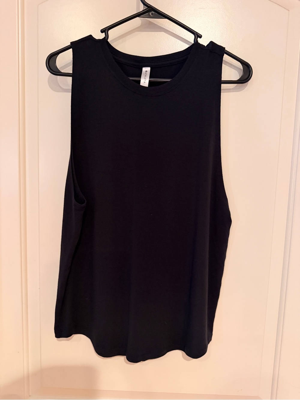 Women's Black Athleta Sleeveless Tank Top size M EUC